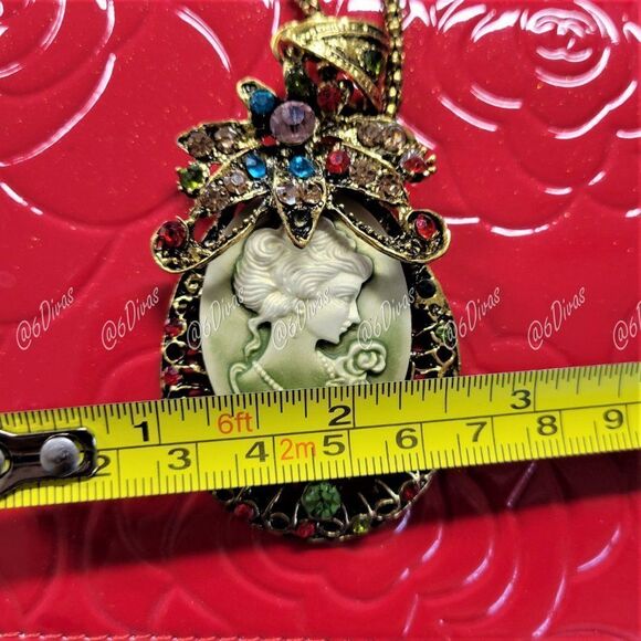 CAMEO  Pendant Necklace with multicolored Crystals - Picture 7 of 9